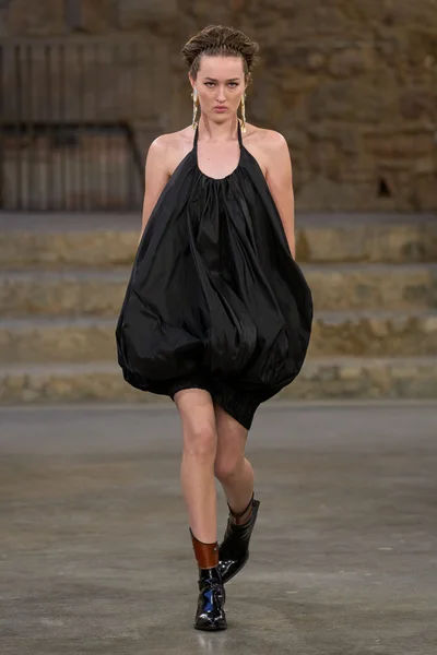Look 48